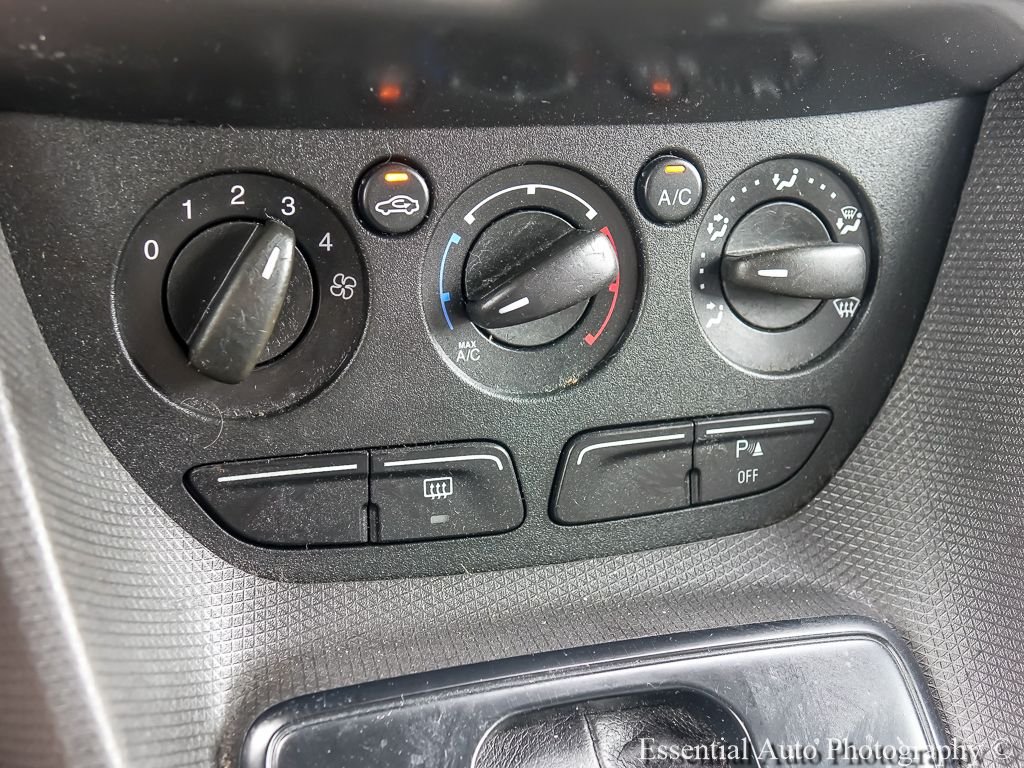 Used 2015 Frozen White Ford XLT image 18