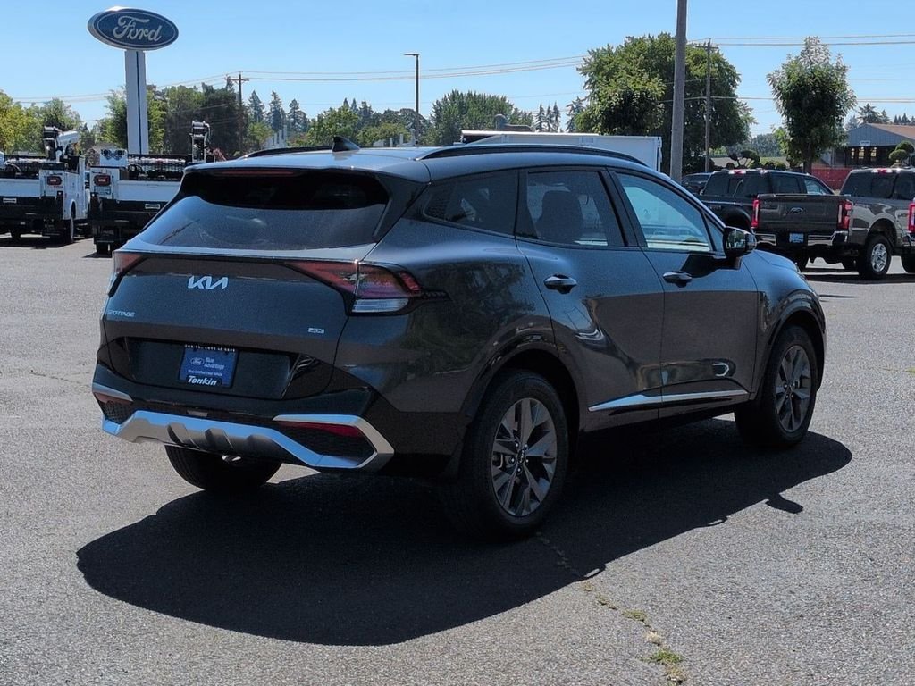Certified Used 2023 Gravity Gray Kia SX image 5