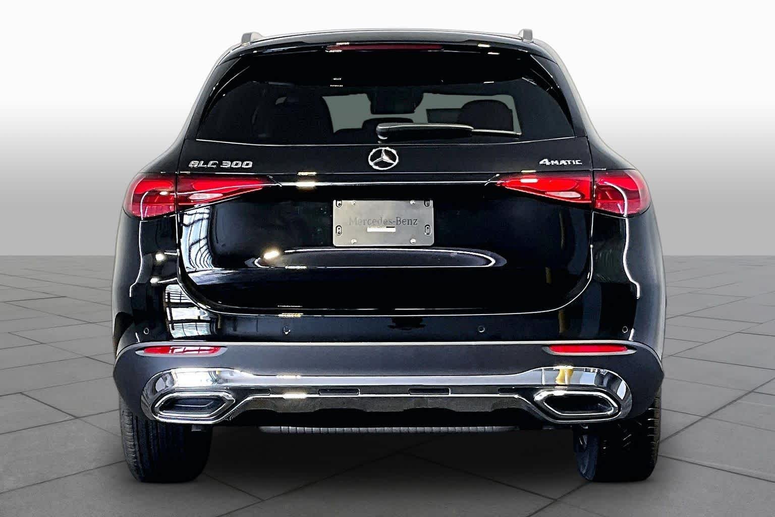 New 2026 040/Black Mercedes-Benz GLC 300 image 4