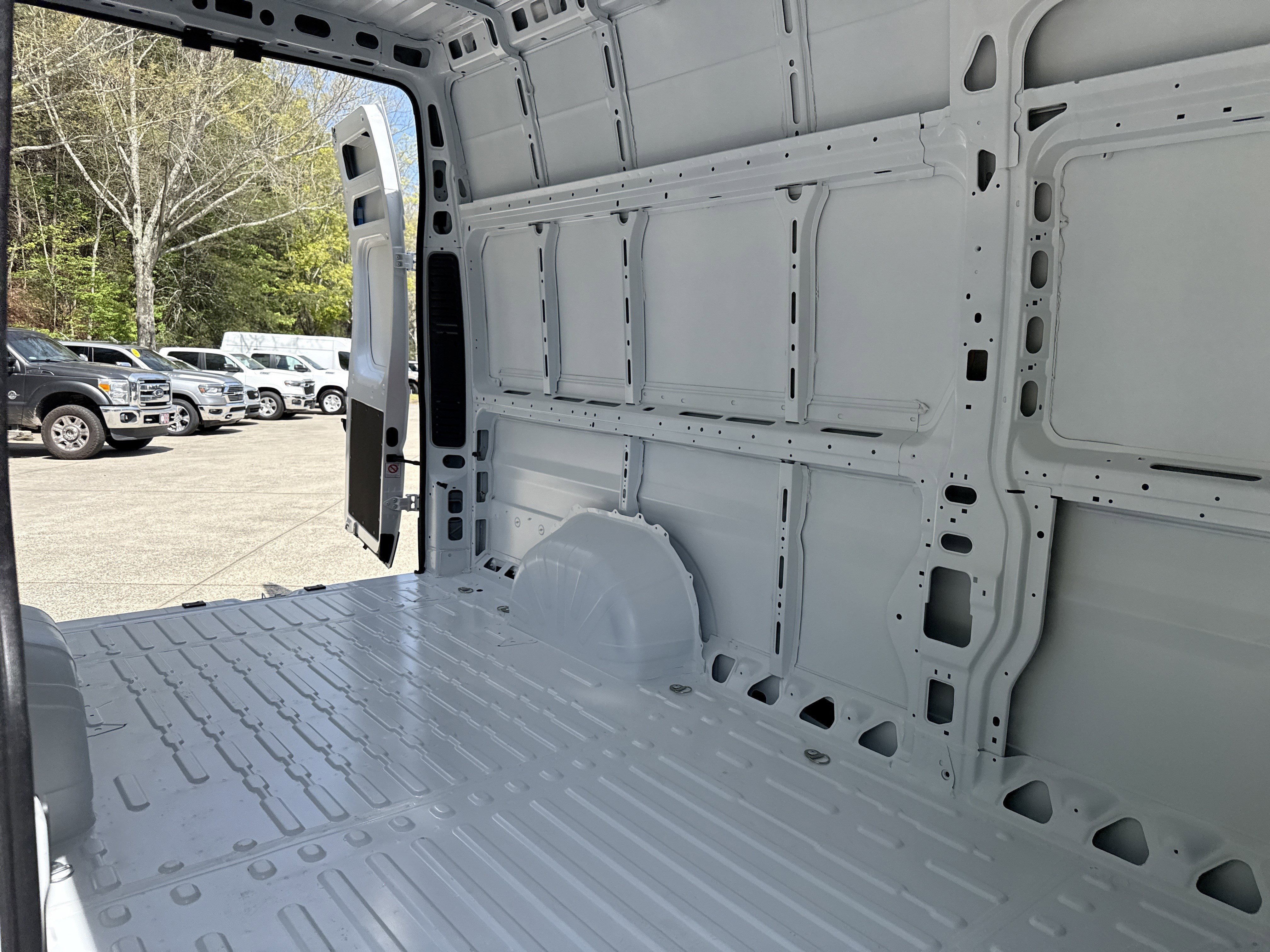 New 2026 Bright White Clear-Coat Exterior Paint RAM Tradesman image 17
