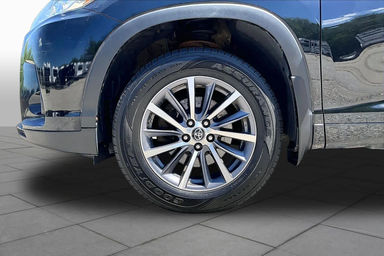 Used 2017 Midnight Black Metallic Toyota XLE image 11