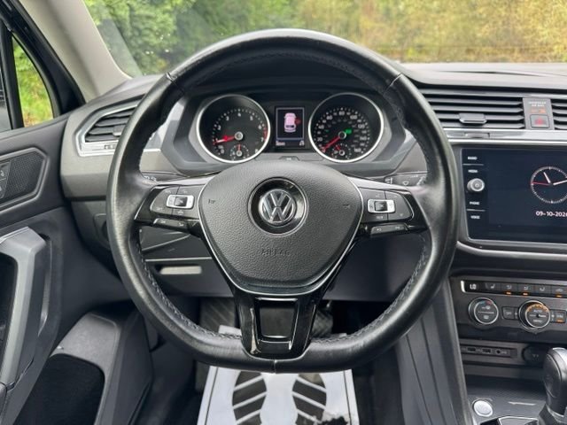 Used 2019 Deep Black Volkswagen 2.0T SE image 22