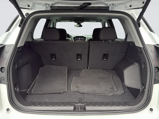 Used 2023 White GMC SLE image 32