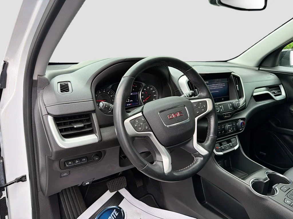 Used 2023 Summit White GMC SLT image 9