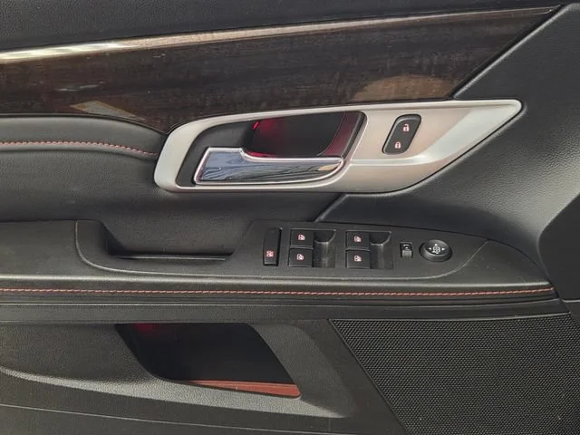 Used 2015 CRYSTAL RED TINTCOAT GMC Denali image 31