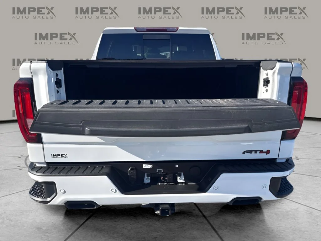 Used 2022 White GMC AT4 image 28