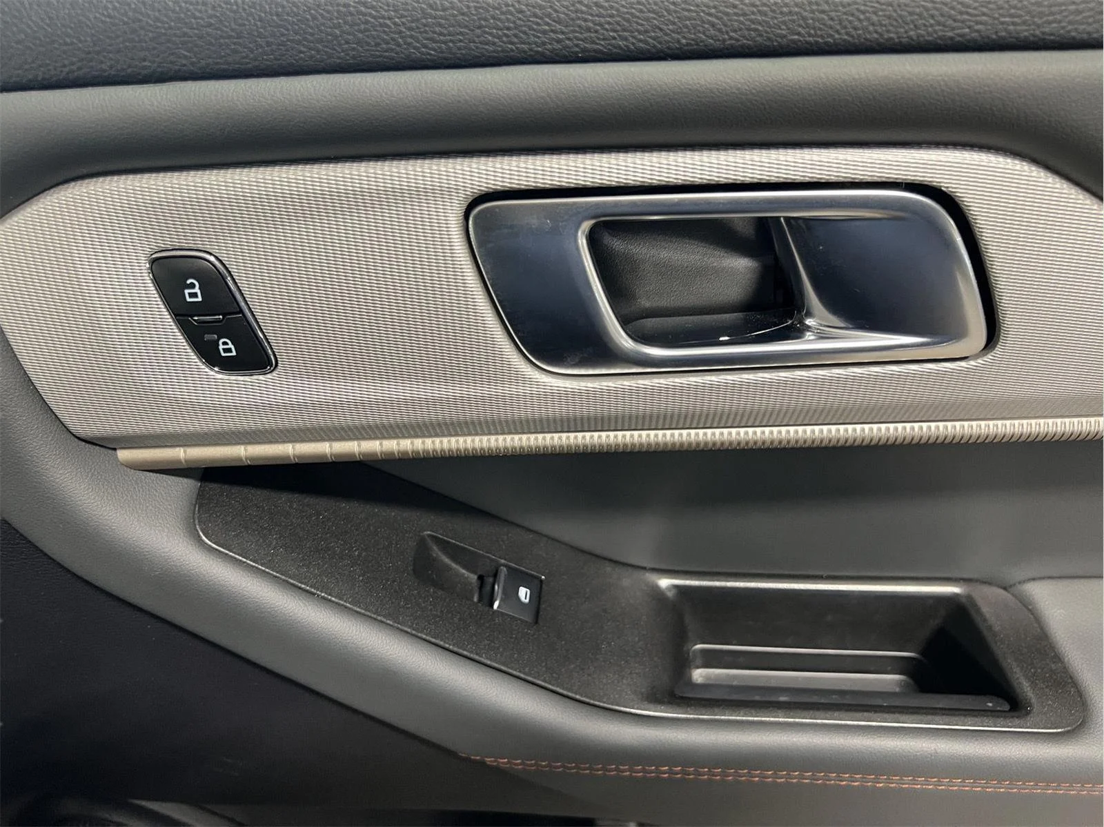 Used 2025 Carbonized Gray Ford Active image 13