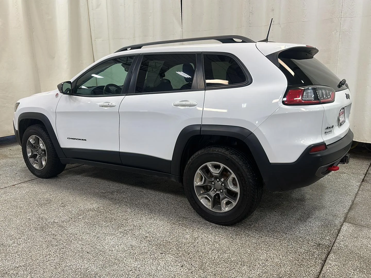 Used 2019 Bright White Clearcoat Jeep Trailhawk image 3