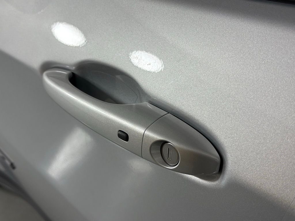 New 2026 Silver Zynith Metallic Clearcoat Jeep Latitude image 12