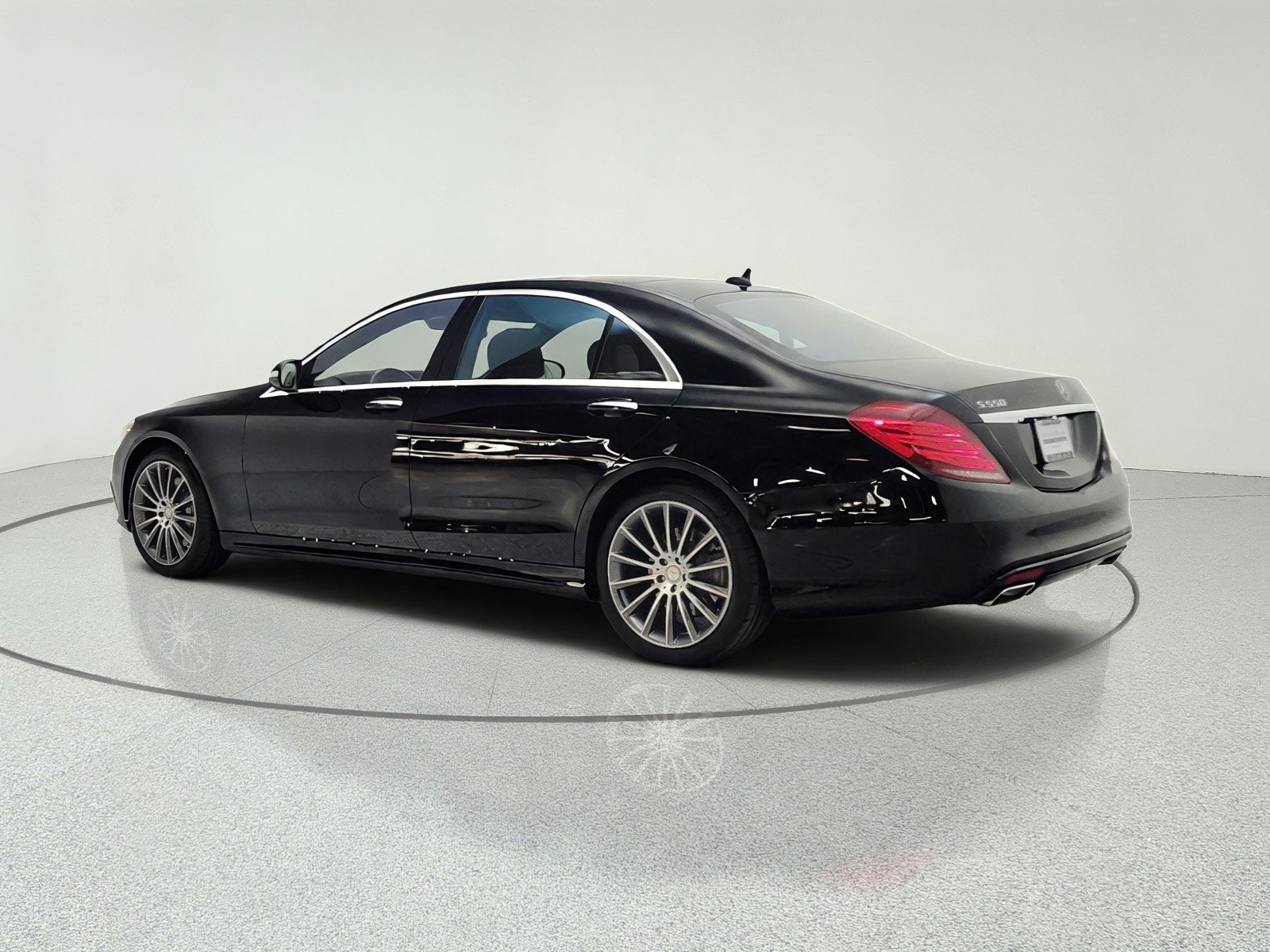Used 2015 Black Mercedes-Benz 4dr Sdn S 550 RWD image 7