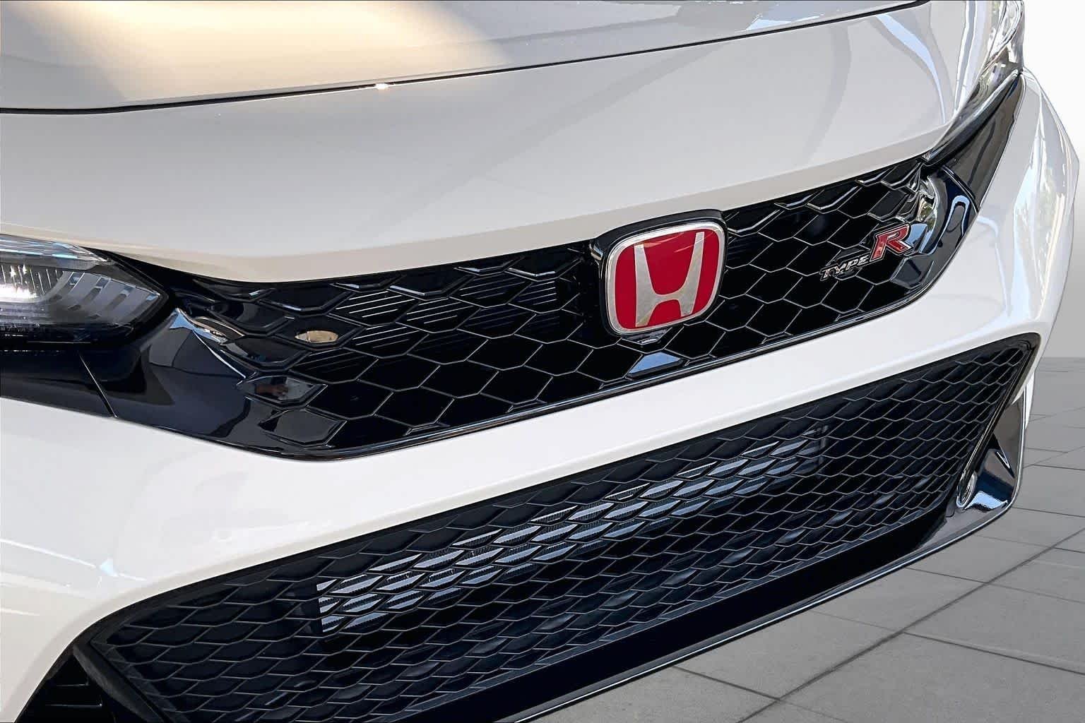 Used 2025 Championship White Honda Civic Type R image 30