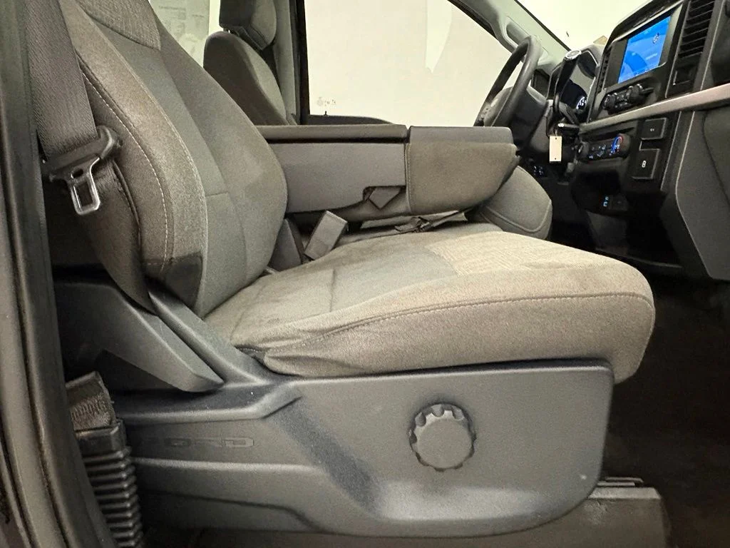 Used 2021 Black Ford XLT image 33
