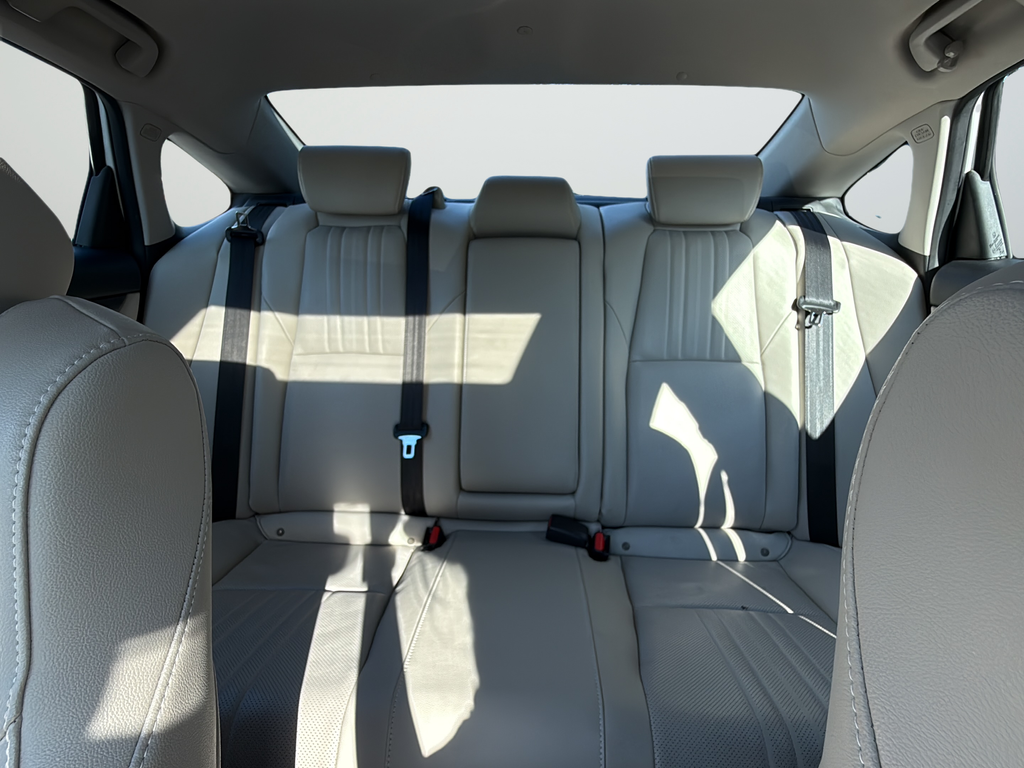 Used 2020 White Honda EX-L image 29