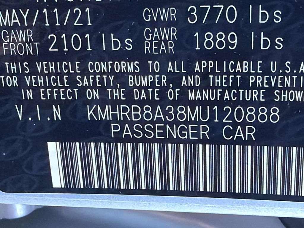 Used 2021 Silver Hyundai SE image 31