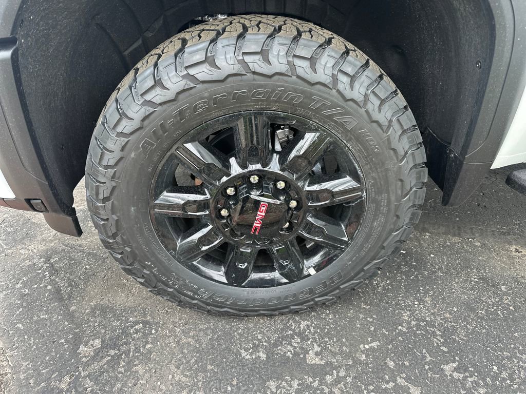 2026 GMC Sierra 3500HD AT4 - Photo 9
