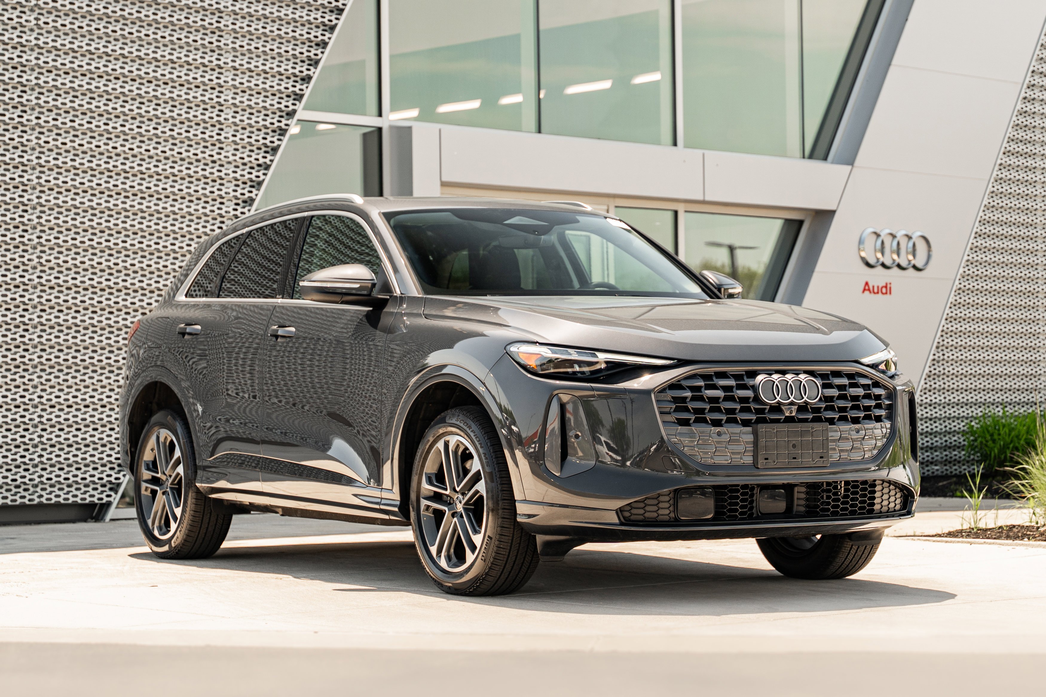 2025 Audi Q5 40 Premium Plus's photo