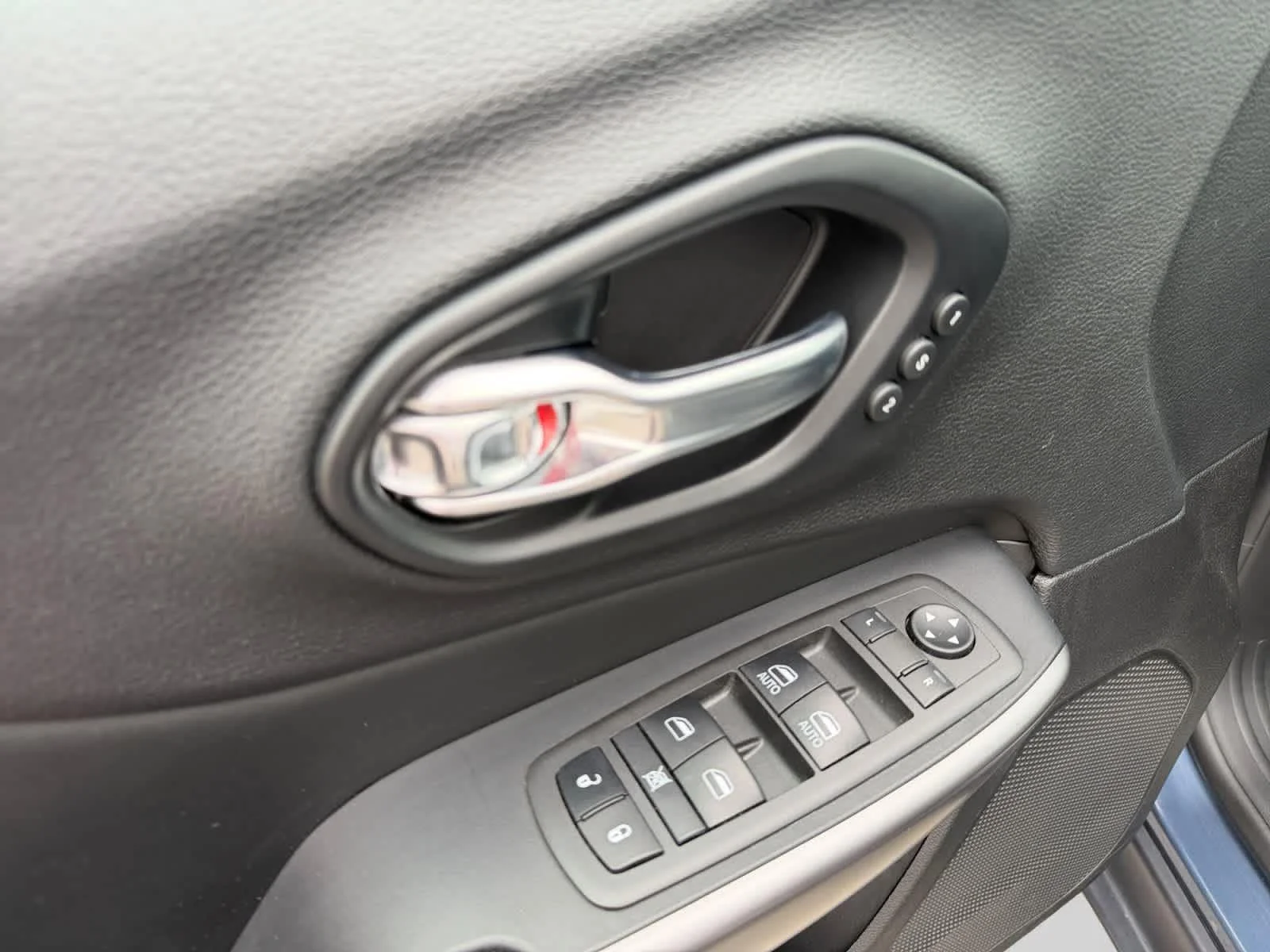 2021 Jeep Cherokee Limited - Photo 11