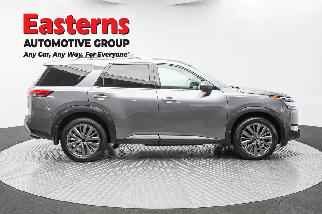 Used 2023 Gray Nissan SL image 4