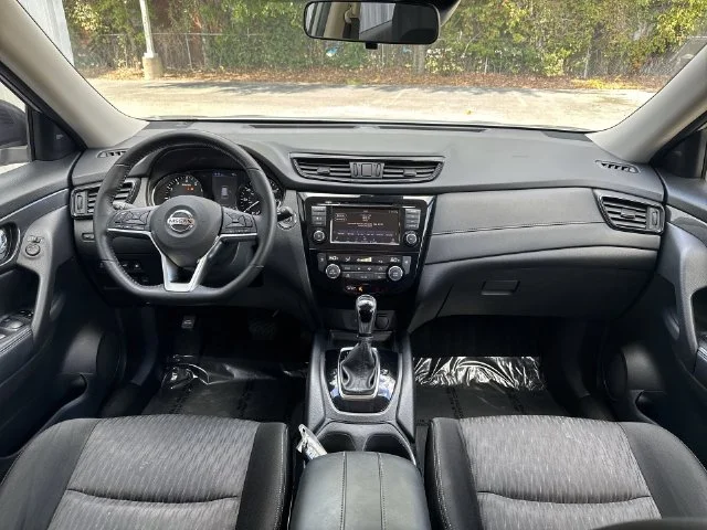 Used 2020 Silver Nissan SV image 9