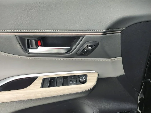 Used 2022 Black Toyota XLE image 11