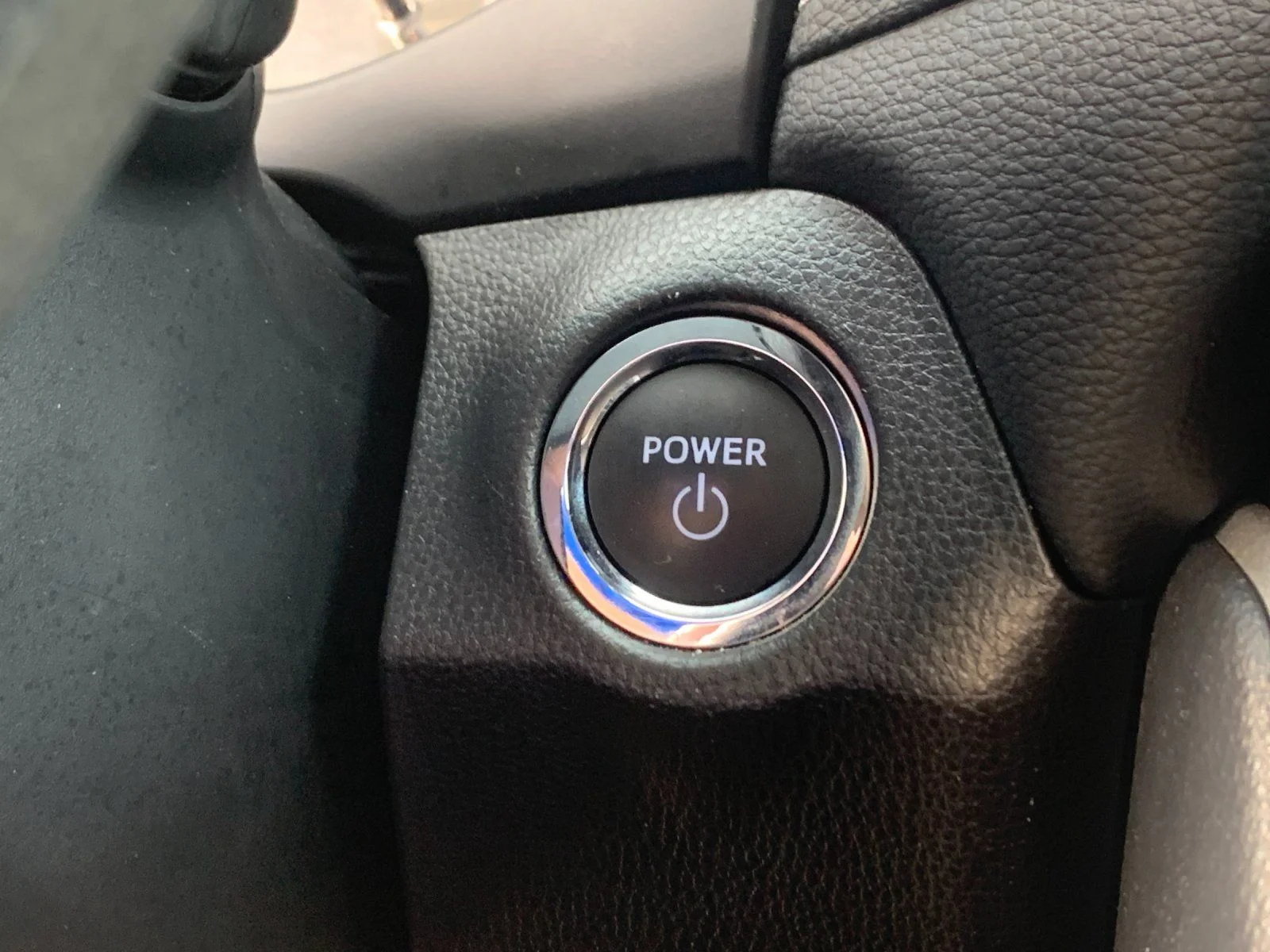 Used 2025 White Toyota XLE image 25