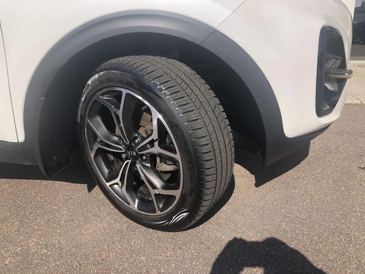 Used 2020 White Kia SX AWD image 9