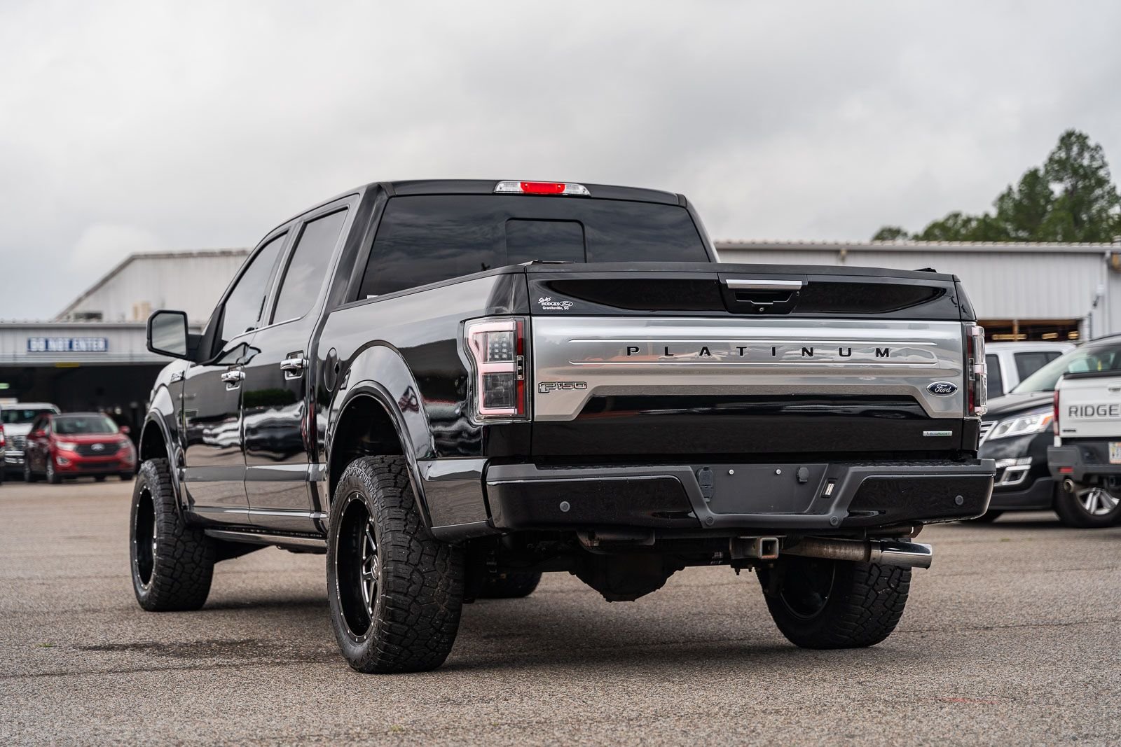 Used 2018 Black Ford Platinum image 4