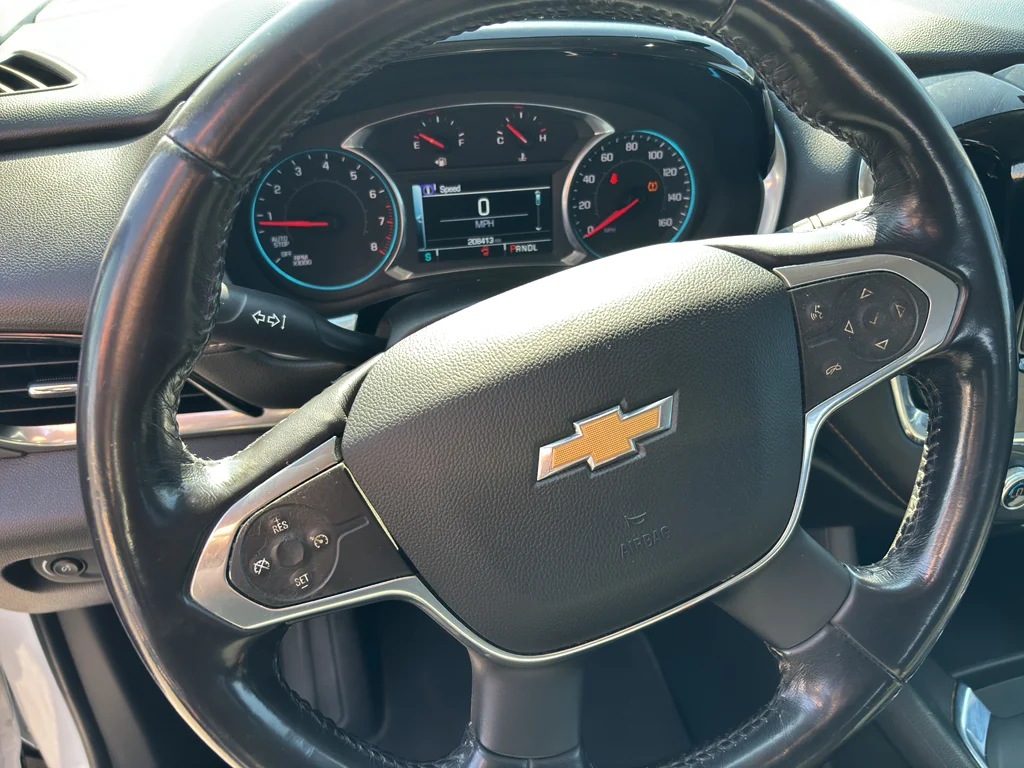 Used 2018 Summit White Chevrolet LT Cloth image 10