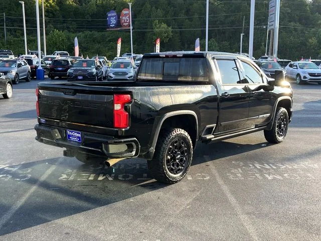 Used 2024 Black Chevrolet High Country image 3