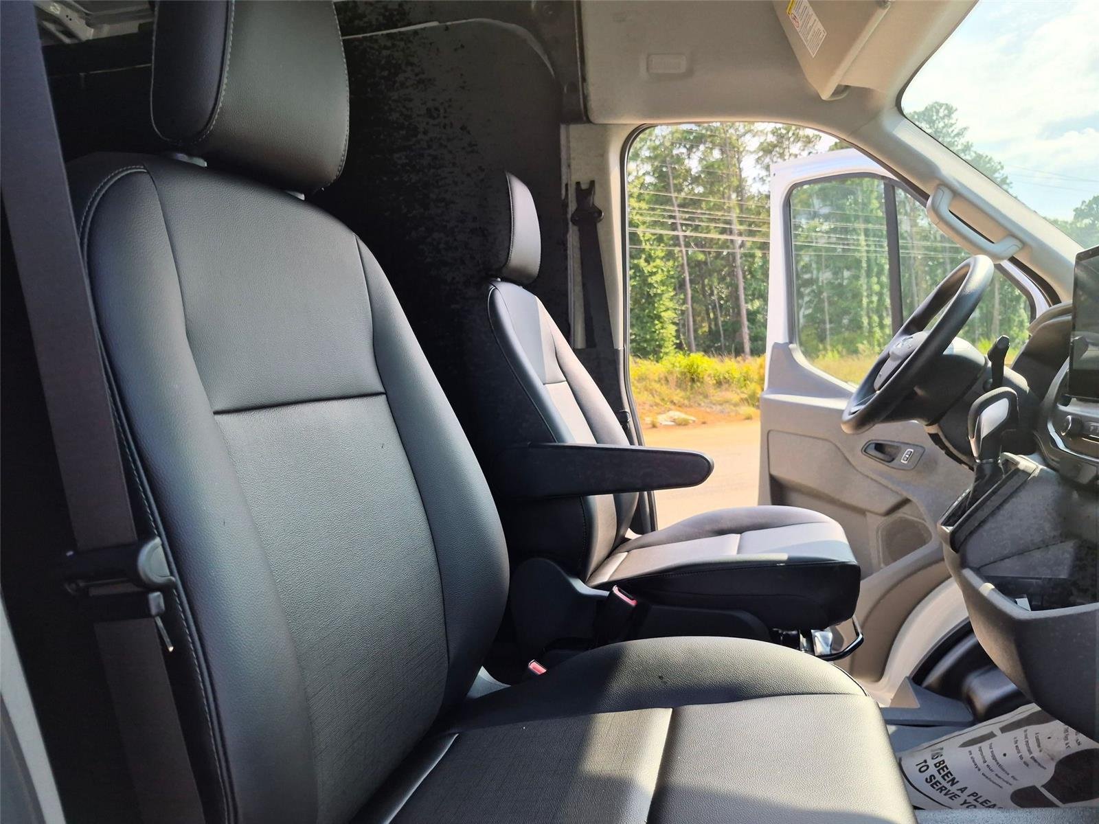 New 2026 Oxford White Ford T250 image 27