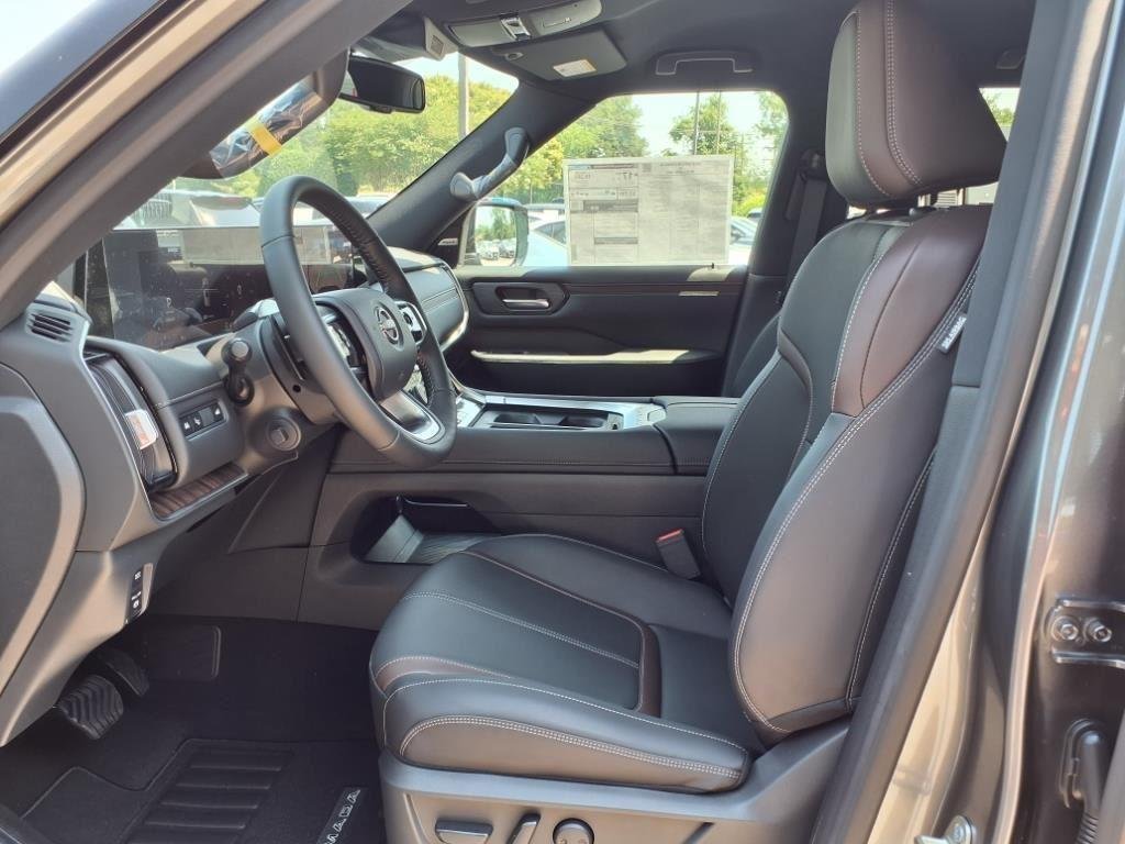 2025 Nissan Armada SL - Photo 11