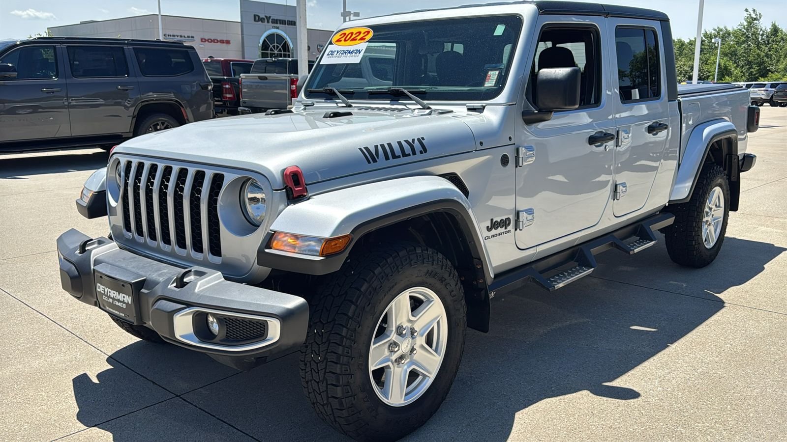 Certified Used 2022 Silver Jeep Sport image 5