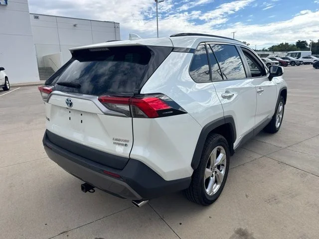 Used 2021  Toyota Limited image 5