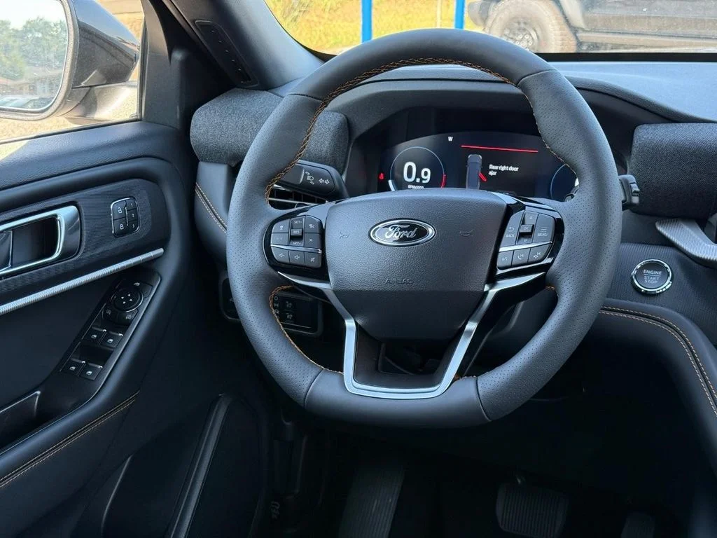 New 2026 Carbonized Gray Metallic Ford Tremor® image 10