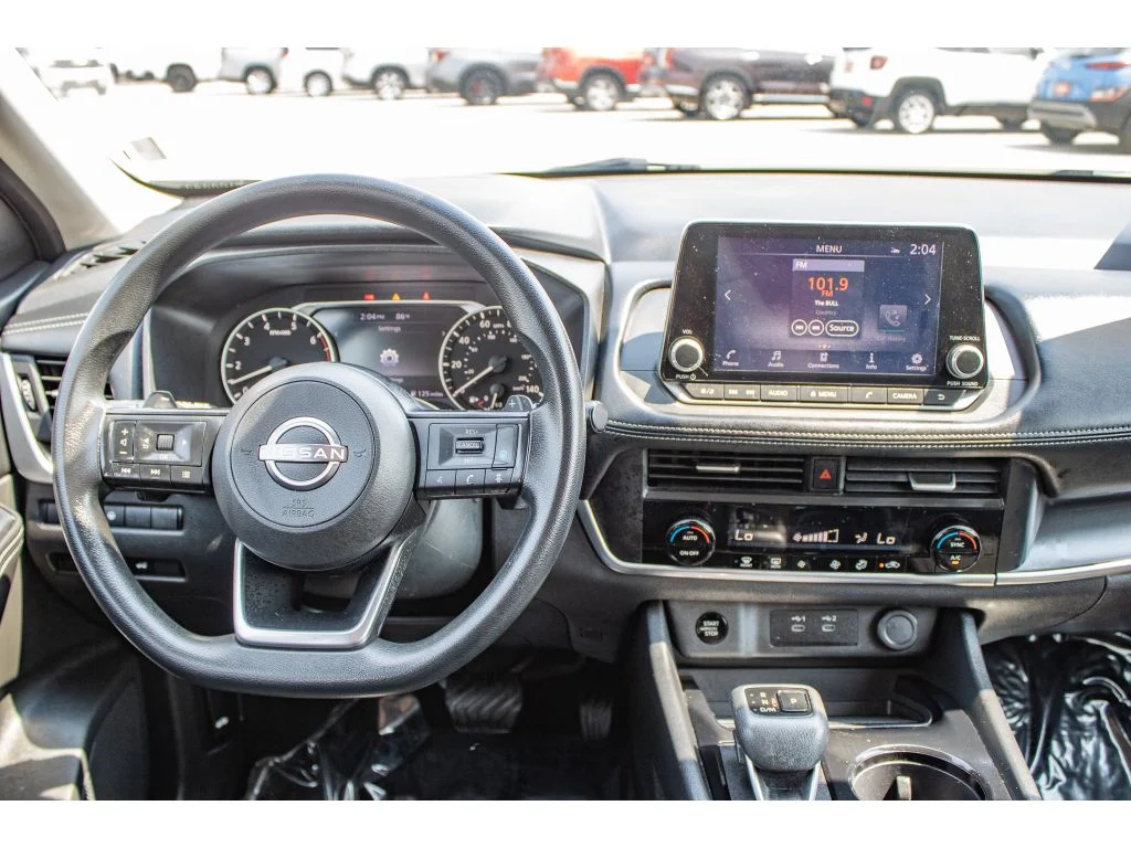 Used 2024 Everest White Pearl Nissan SV image 22