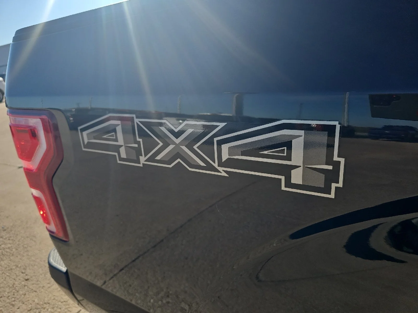 Used 2020 Agate Black Metallic Ford XLT image 11
