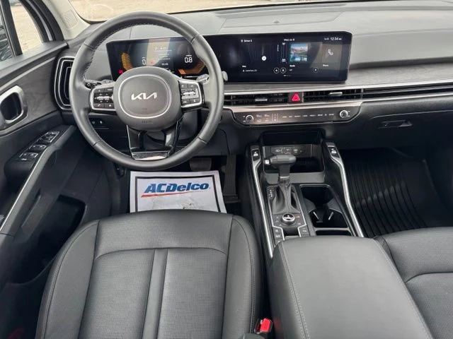 Used 2025 White Kia X-Line EX image 17