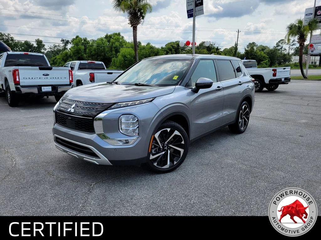 Used 2024  Mitsubishi SE image 1