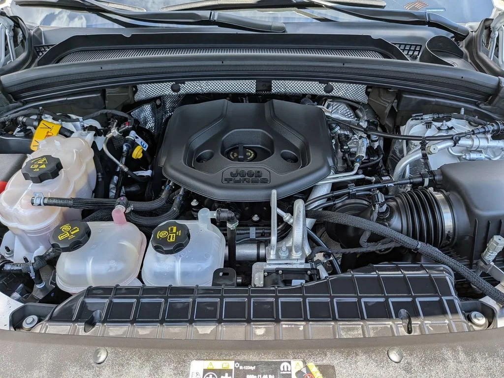 Used 2023 White Jeep 4xe image 31