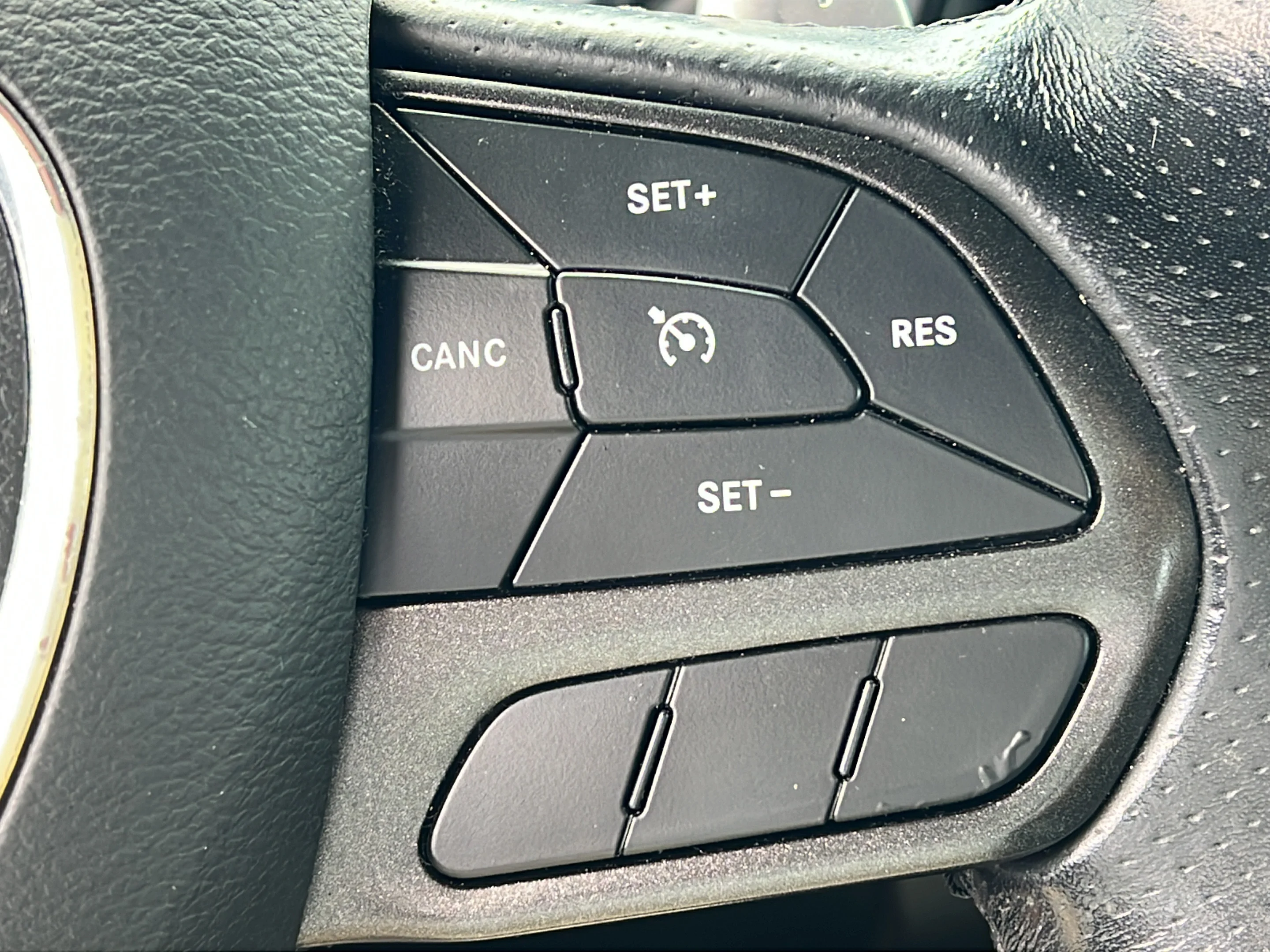 Used 2020 Torred Clearcoat Dodge R/T image 18