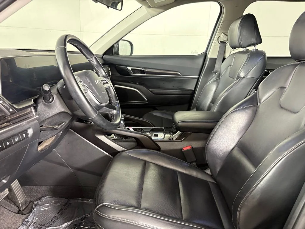 Used 2025 Silver Kia S image 22