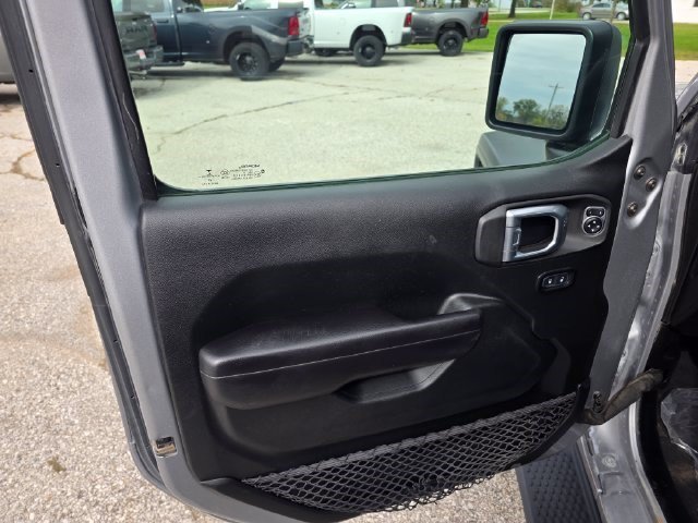 Certified Used 2021 Billet Silver Metallic Clearcoat Jeep Unlimited Sport Altitude image 18