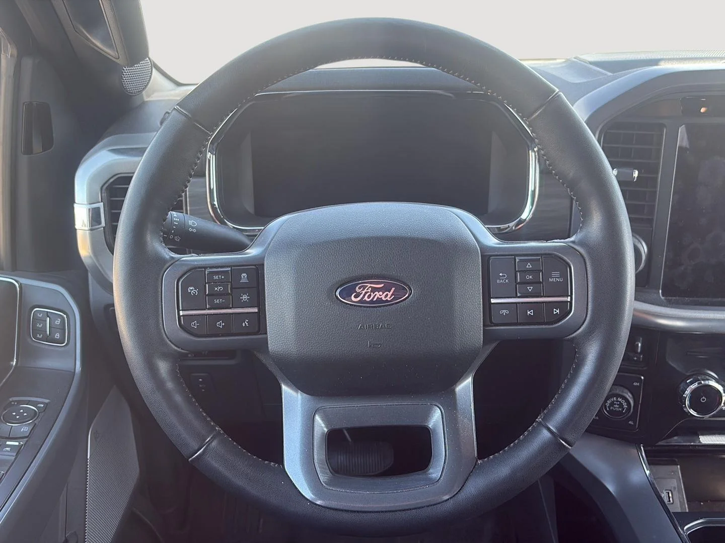 Used 2024 Atlas Blue Ford LARIAT image 14