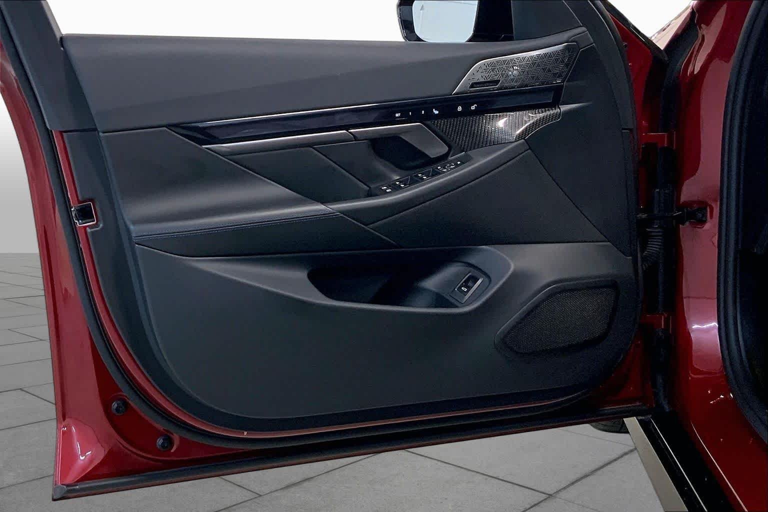 Used 2024 Vegas Red Metallic BMW M60 image 21