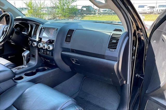 Certified Used 2020 MIDNIGHT BLACK METALLIC Toyota  image 18