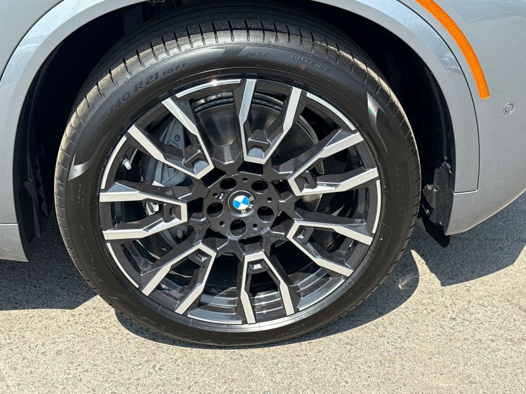 New 2026 Skyscraper Grey Metallic BMW xDrive50e image 11