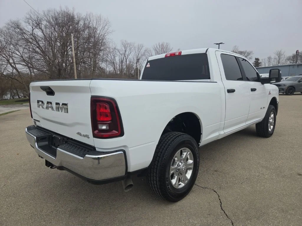 Used 2025 White Ram Big Horn image 8