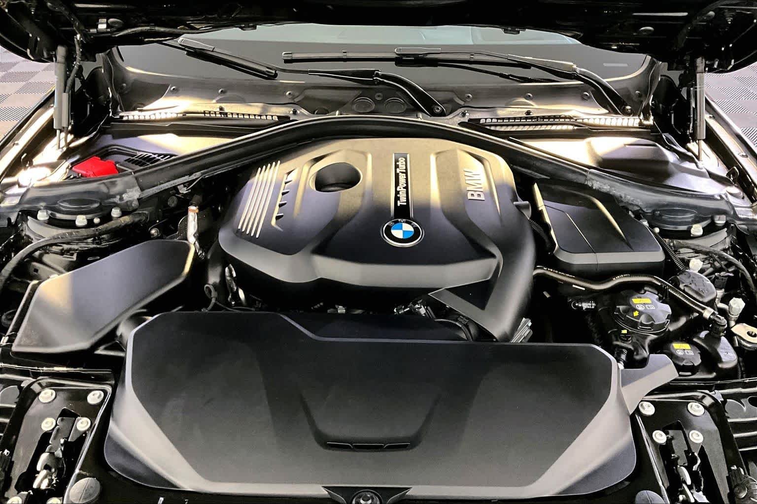Used 2018 Black Sapphire Metallic BMW 330i xDrive image 30