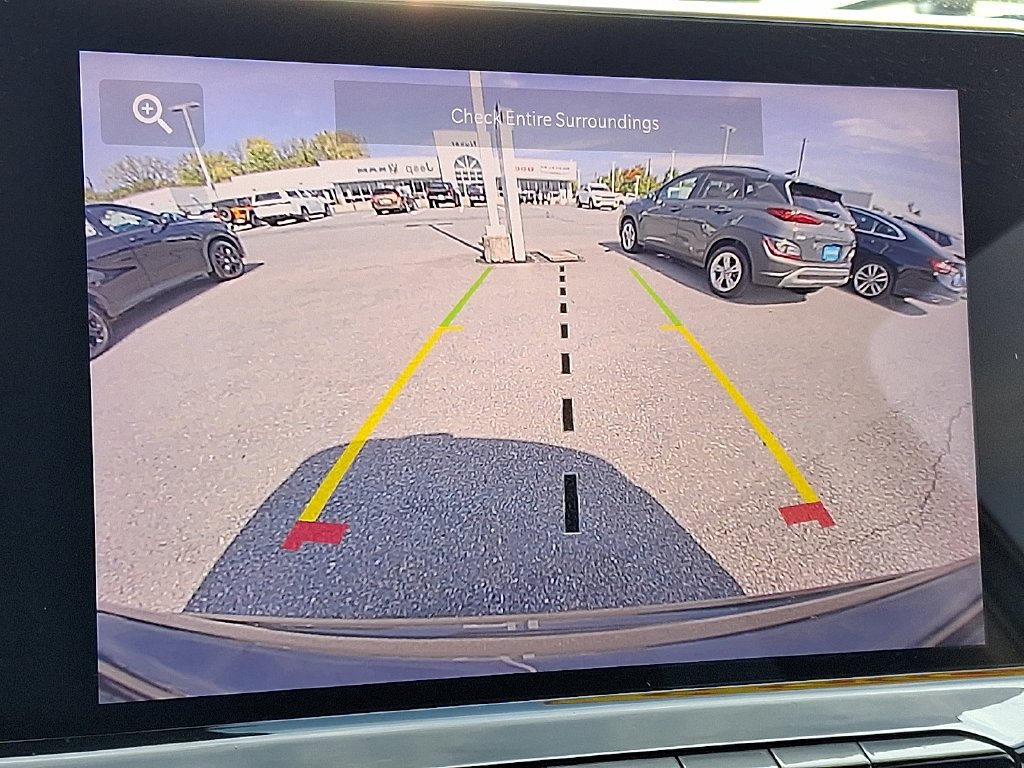 Used 2023 Gray Jeep Latitude Lux image 19