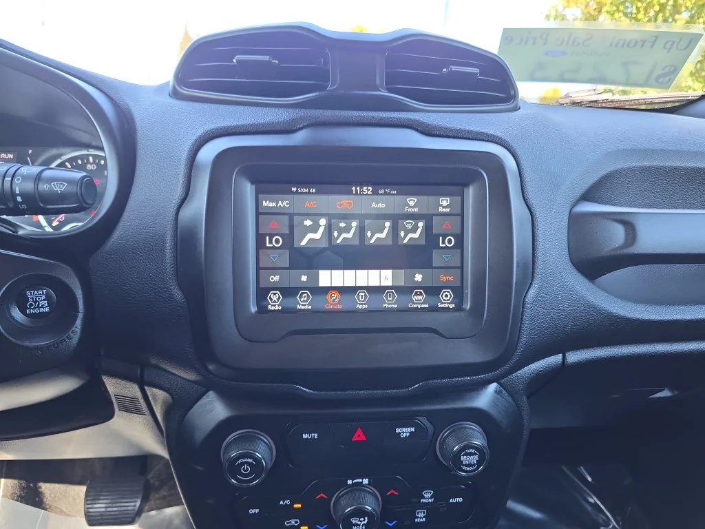 Certified Used 2020 White Jeep Latitude image 26